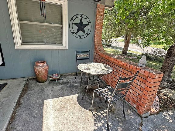 4th image of 2305 Whitney Dr