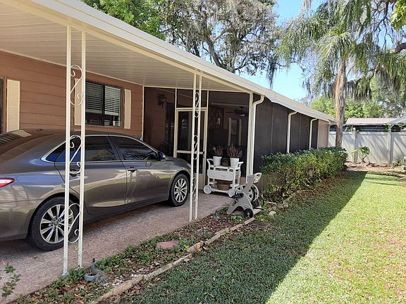 3rd image of 1929 Amberwood Dr