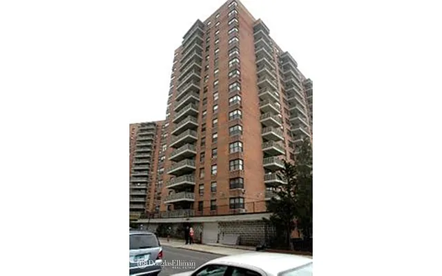 Sold by Douglas Elliman | media 25