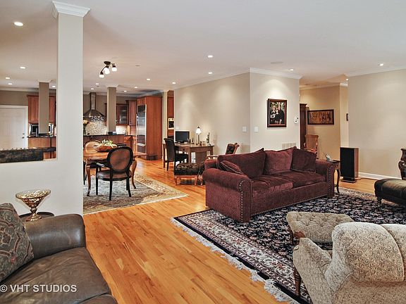 4th image of 444 Ashland Ave APT 3S