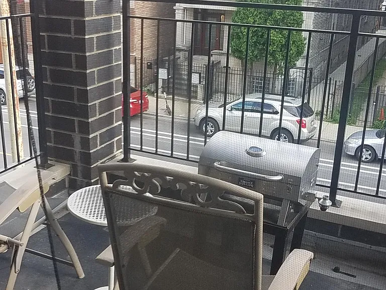 2614 W Augusta Blvd #2-F — Photo 8
