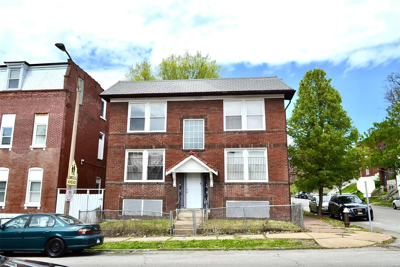 2831-2833 Winnebago St photo 1