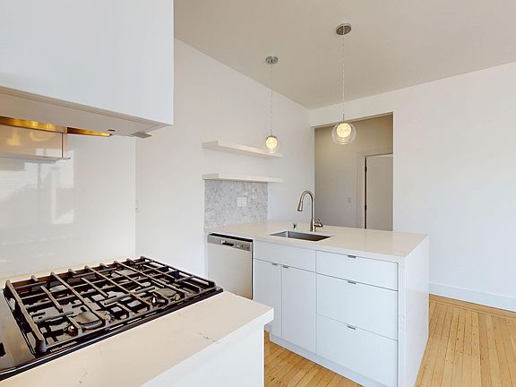 3rd image of 4005 California St #10