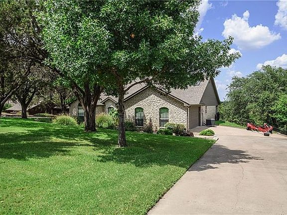 2nd image of 5131 Fairway Cir