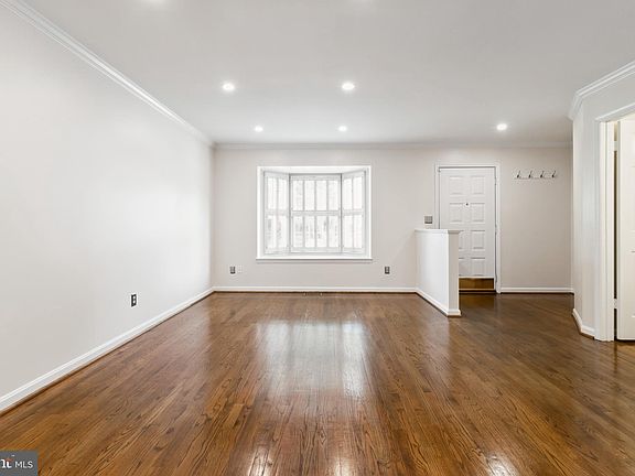 5th image of 524 Kinsale Rd