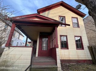 34 Eagle St, Amsterdam, NY 12010