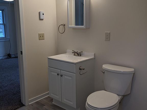 4th image of 3-2128 College Ave #3