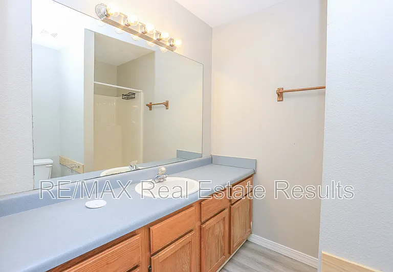 205 White Oak Dr NE #C — Photo 18