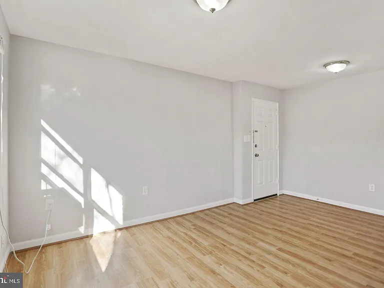 1631 6th St NW #12 — Photo 12