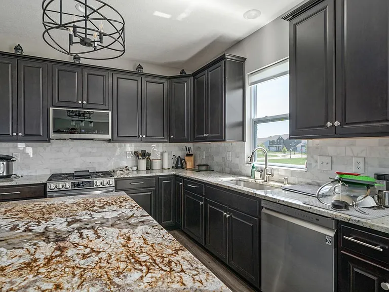 1033 Quarry Oak Dr — Photo 45