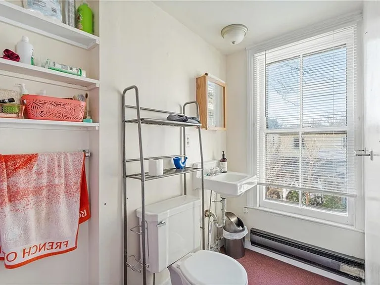 222 S Geneva St — Photo 36
