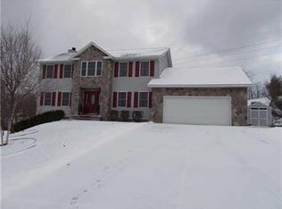 3122 Algonquin Trl, New Kensington, PA