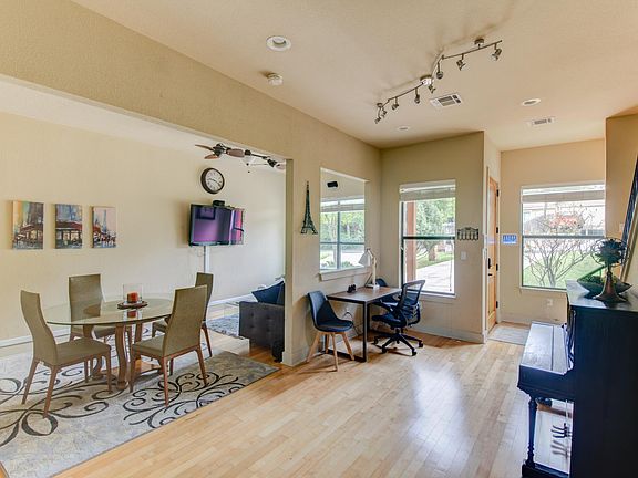 3rd image of 4616 Windy Brook Dr