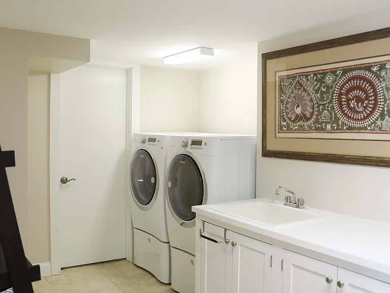 260 Fischer Cir — Photo 41
