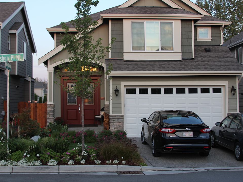2nd image of 272 Vashon Pl NE