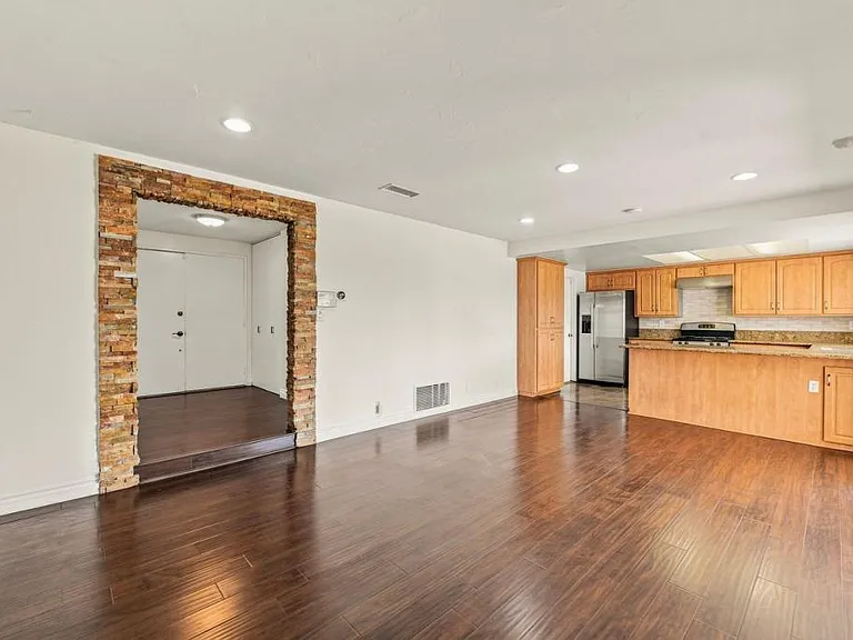 1101 Calle Vista Ave — Photo 9