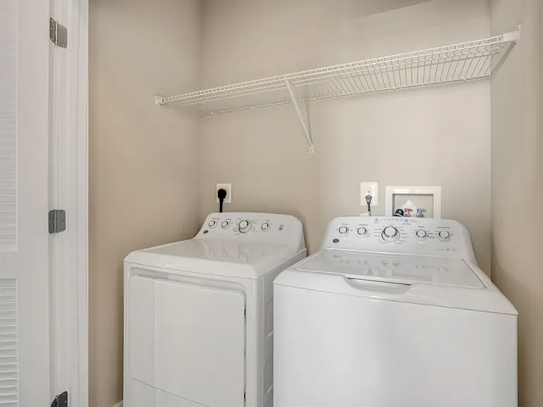 Avanti Luxury Apartments — Photo 53