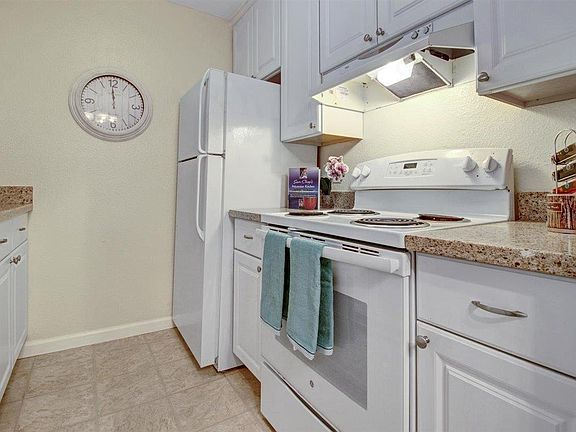3rd image of 388 Half Moon Ln #311
