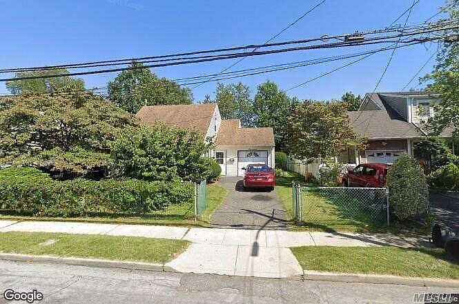 1st image of 17 Southampton Dr