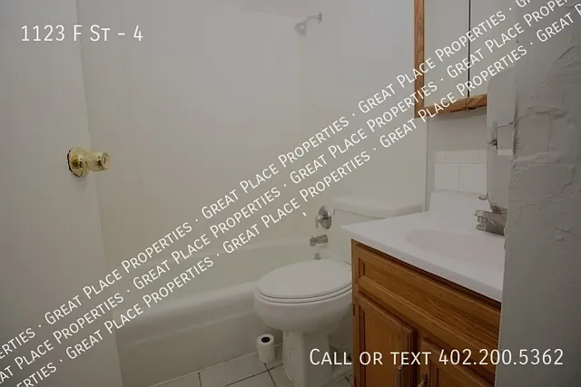 1123 F St #4 — Photo 11