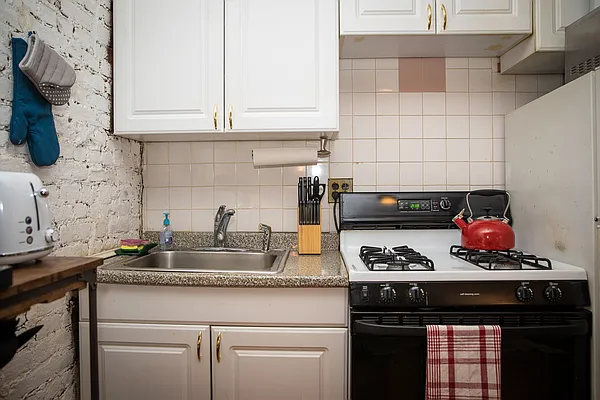 Rented by Furnished Habitat | media 7