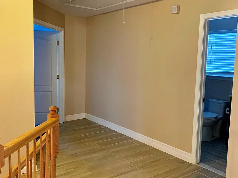 1081 Matthew St — Photo 15