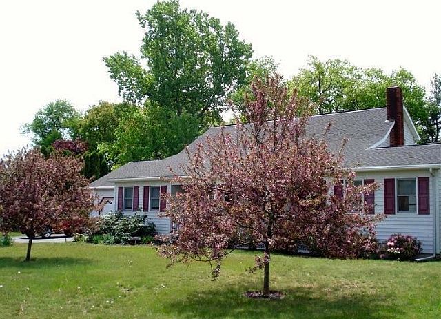 1st image of 34 Rossman Cir