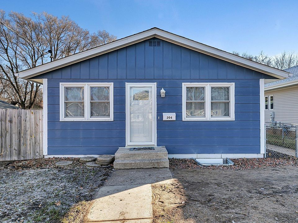 1st image of 204 30th Ave N