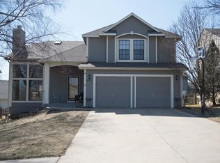 5657 SW 34th St, Topeka, KS 66614