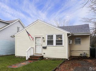 8 Summerfield Ave, Laurence Harbor, NJ 08879