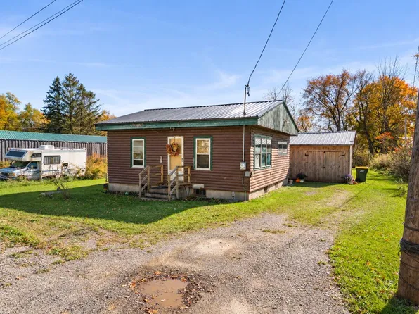 16 Railroad St, New Berlin, NY 13411