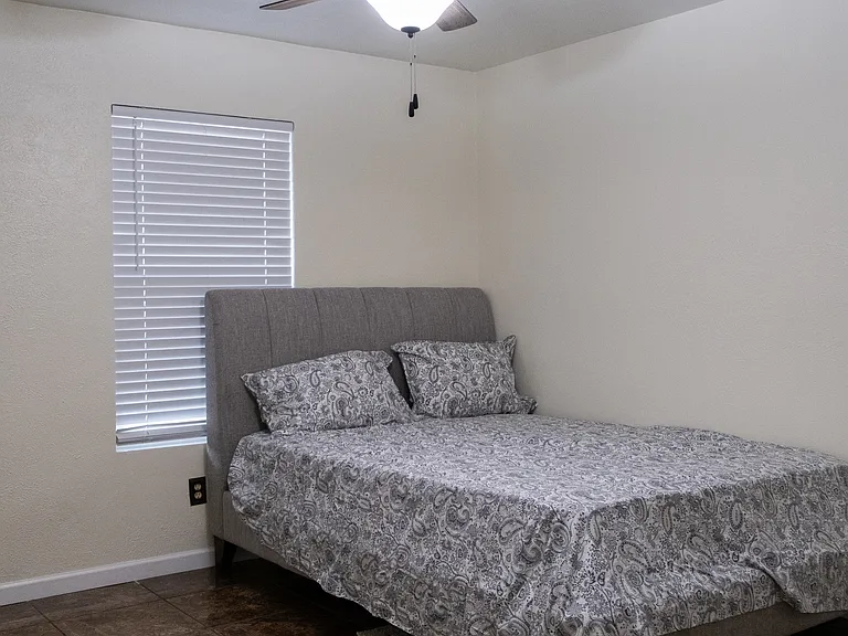 1002 Candlewick St — Photo 9