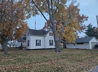 121 N Lincoln St, Girard, IL 62640