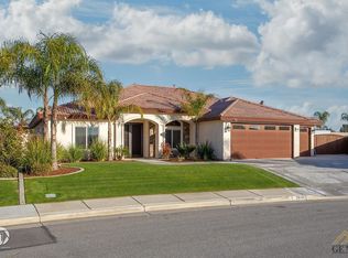 3844 Meadow Lake Dr, Bakersfield, CA