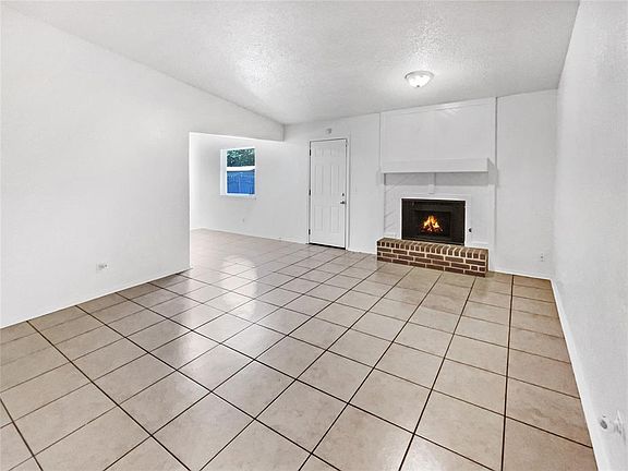 3rd image of 8814 Muriel Way