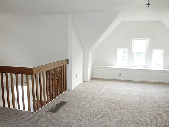 4th image of 432 Myrtle St Floor 2