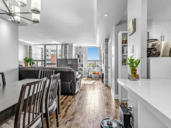 20 Mississauga Valley Blvd #1509, Mississauga, ON L5A 3S1