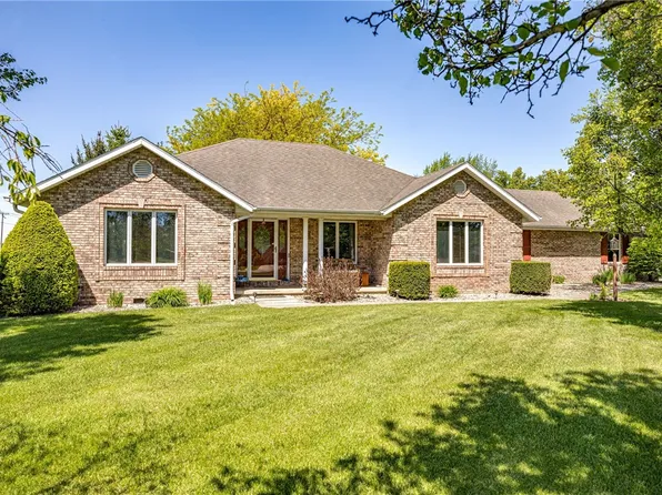 11265 E Thornbird Dr, Effingham, IL 62401