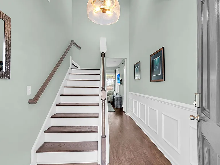 534 Alderly Dr — Photo 6