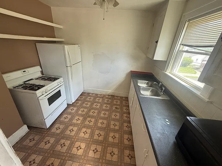 3825 Wayne Ave #4 — Photo 4