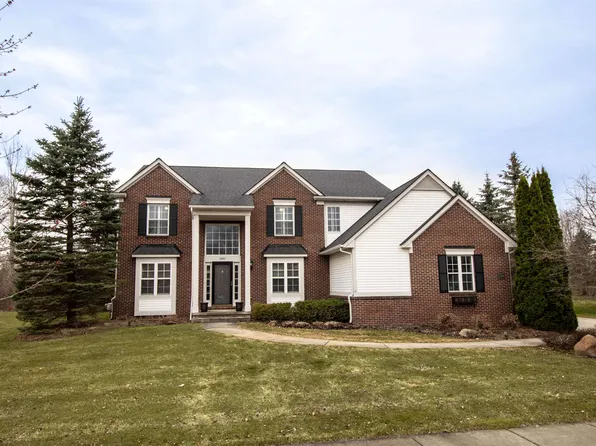 10161 Wellington Dr, Clarkston, MI 48348