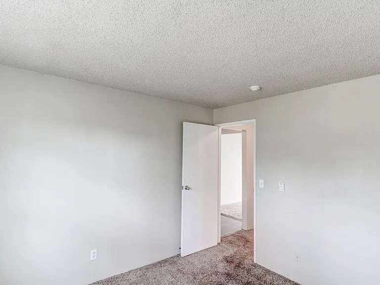 Heather Ridge Apartments — Photo 65