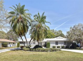 1870 Mid Ocean Cir, Sarasota, FL 34239