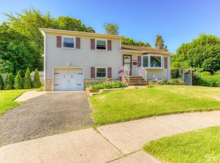 20 Woerner Ct, Edison, NJ 08817
