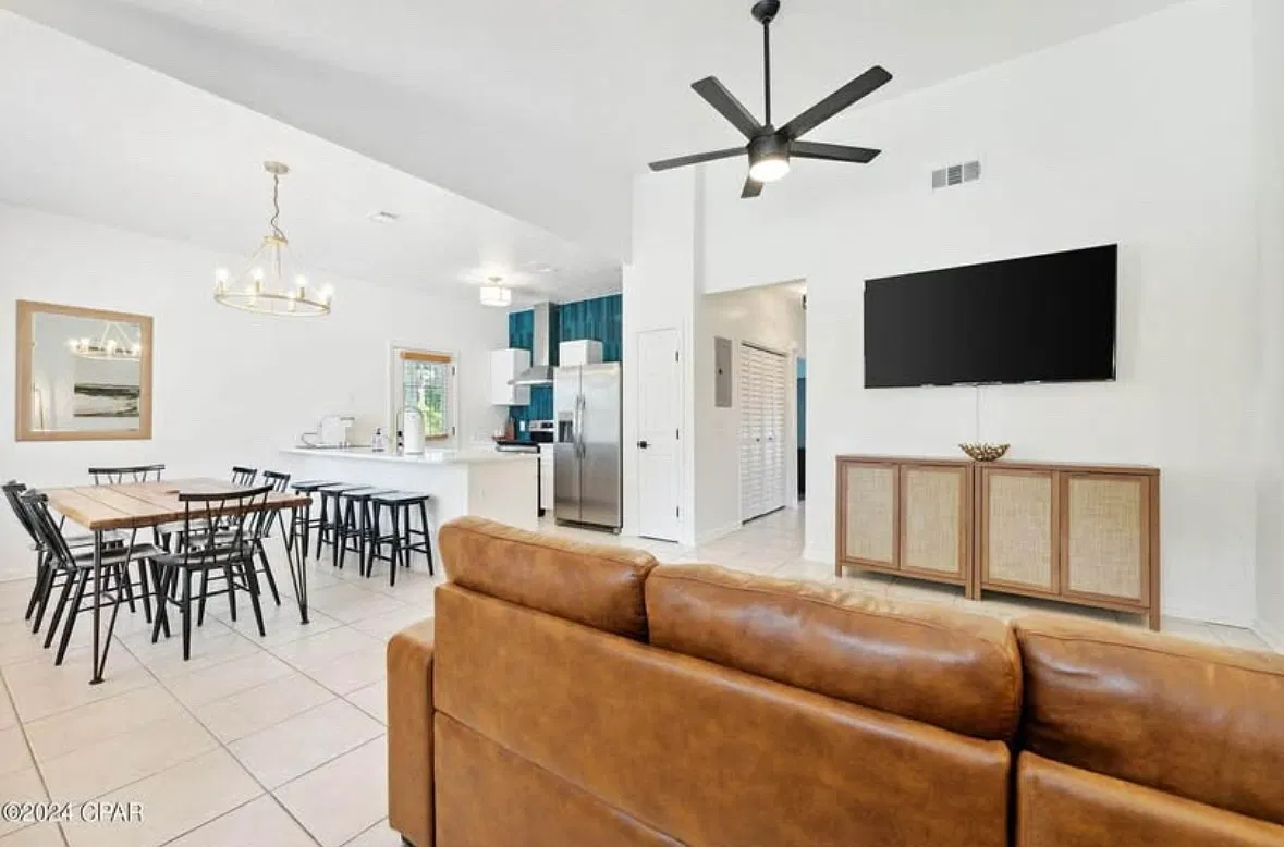 6221 Poinciana Dr — Photo 2