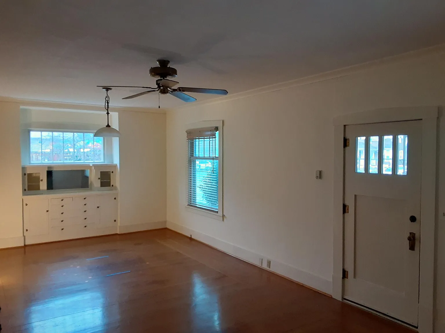 2 bed, 976 sqft, $2,500 — Photo 4