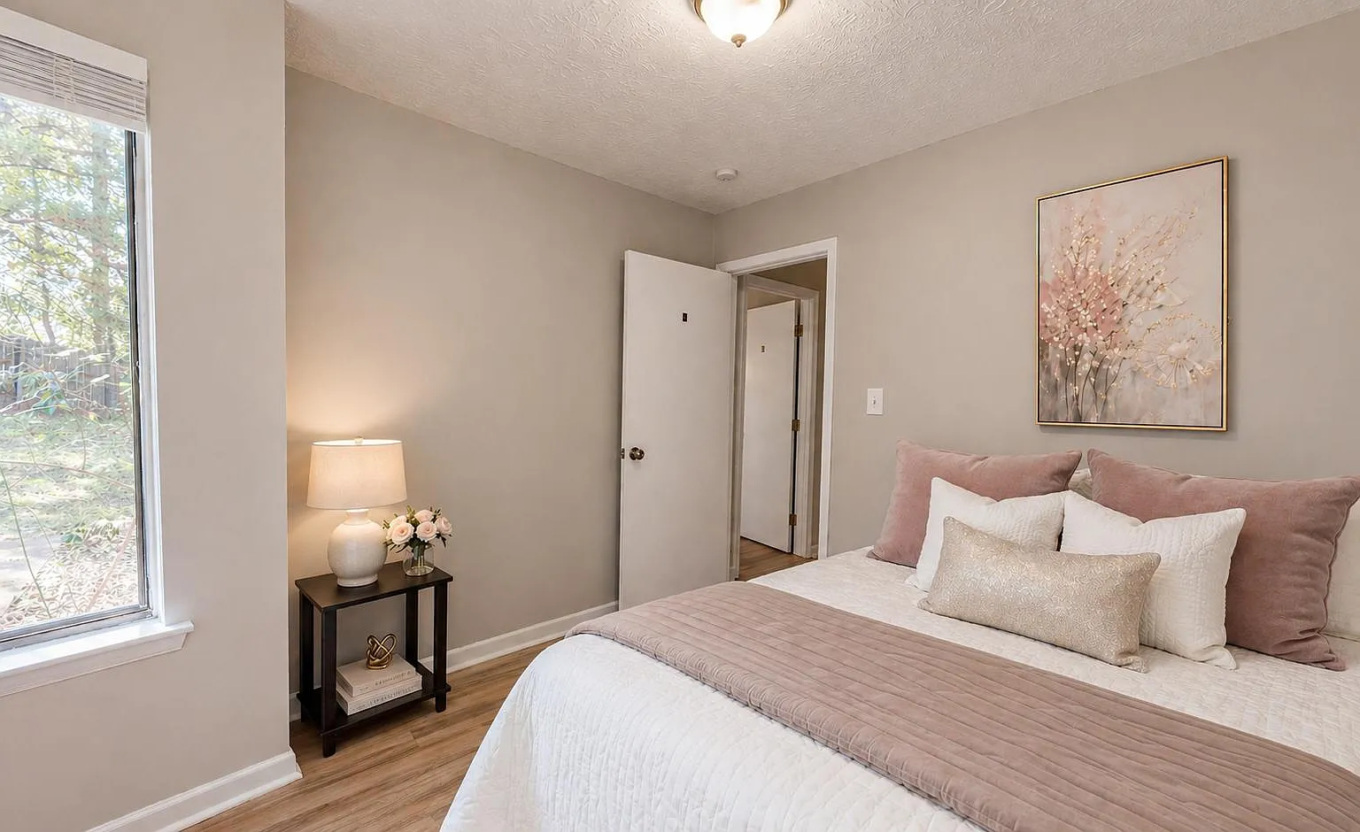 4 bed, 3.5 bath, 1863 sqft, $676 — Photo 2