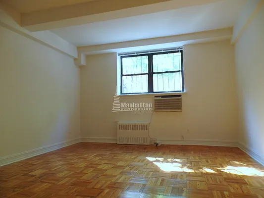 Rented by Manhattan Connection | media 18