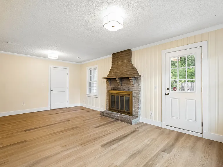 5034 Victoria Ave #B — Photo 6