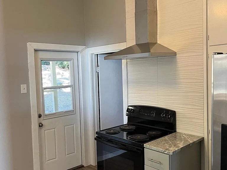 709 Crescent Ave — Photo 20